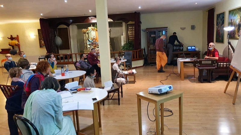 bhakti-sastri tečaj