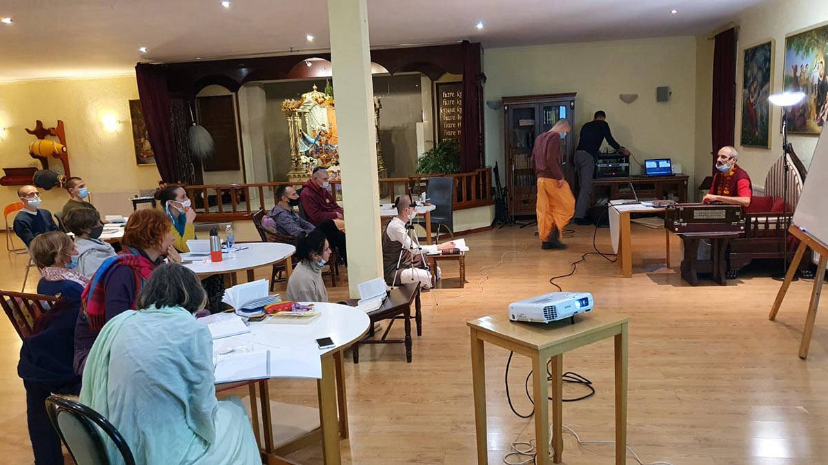 bhakti-sastri tečaj